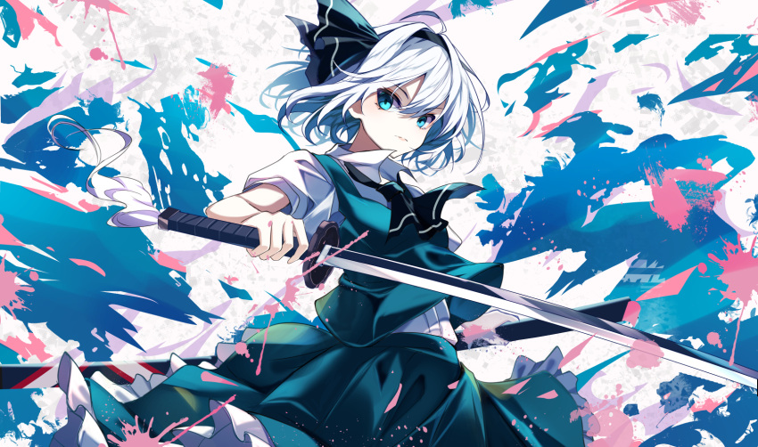 1girl ascot black_hairband blue_eyes closed_mouth collared_shirt commentary green_ascot green_skirt green_vest hairband highres holding holding_sheath holding_sword holding_weapon katana konpaku_youmu looking_at_viewer sheath shirt skirt skirt_set solo sword touhou unsheathed vest weapon white_hair white_shirt yamanakaume