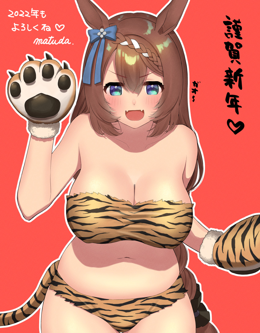 1girl absurdres animal_ears animal_hands animal_print artist_name bare_shoulders blue_bow blue_eyes blush bow braid braided_ponytail breasts chinese_zodiac cleavage commentary_request cowboy_shot crop_top ear_bow fake_tail fangs gloves hair_between_eyes happy_new_year highres horse_ears horse_girl horse_tail large_breasts long_hair looking_at_viewer matuda_(matudayazo) midriff navel orange_panties panties paw_gloves red_background simple_background smile solo super_creek_(umamusume) tail tiger_print translation_request umamusume underwear v-shaped_eyebrows year_of_the_tiger