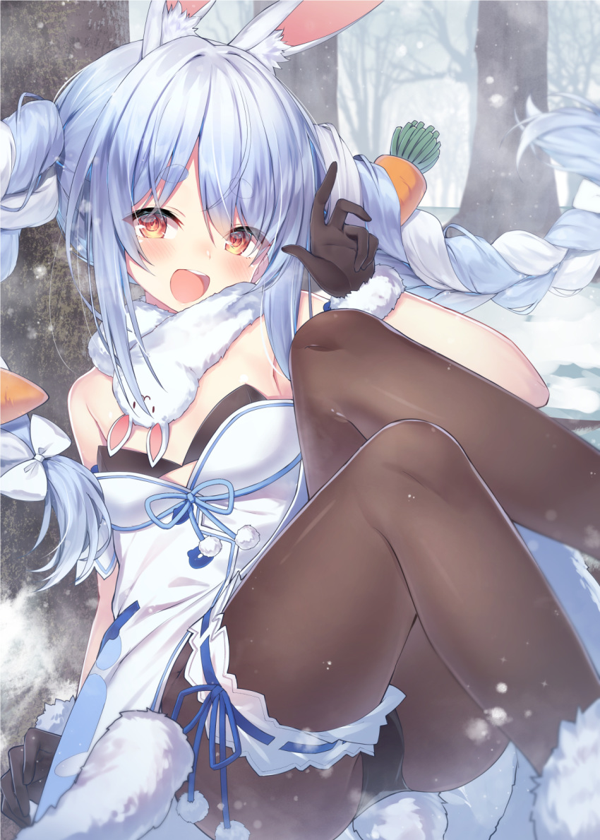 1girl :d animal_ear_fluff animal_ears bangs black_gloves black_leotard blue_hair blush bow braid brown_legwear bunny_ears bunny_girl bunny_tail carrot_hair_ornament commentary_request dress eyebrows_visible_through_hair feet_out_of_frame food_themed_hair_ornament fur-trimmed_dress fur-trimmed_gloves fur_trim gloves hair_between_eyes hair_bow hair_ornament hand_up highres hololive knees_up leotard long_hair looking_at_viewer multicolored_hair open_mouth orange_eyes outdoors pantyhose pom_pom_(clothes) red_eyes short_eyebrows sidelocks sitting smile snow solo strapless strapless_dress strapless_leotard tail thick_eyebrows thigh_strap topia tree twin_braids twintails two-tone_hair upper_teeth usada_pekora very_long_hair virtual_youtuber white_bow white_dress white_hair