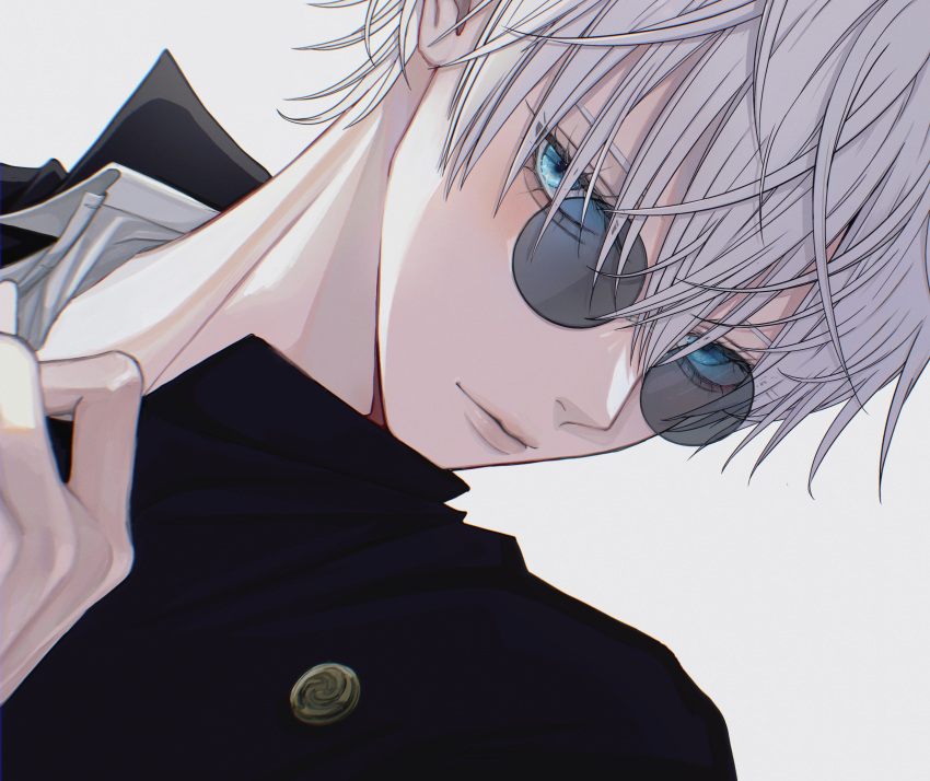 1boy absurdres blue_eyes blush collared_shirt gojou_satoru hand_up highres jujutsu_kaisen kob_syun looking_to_the_side popped_collar portrait round_eyewear shirt short_hair solo sunglasses white_hair