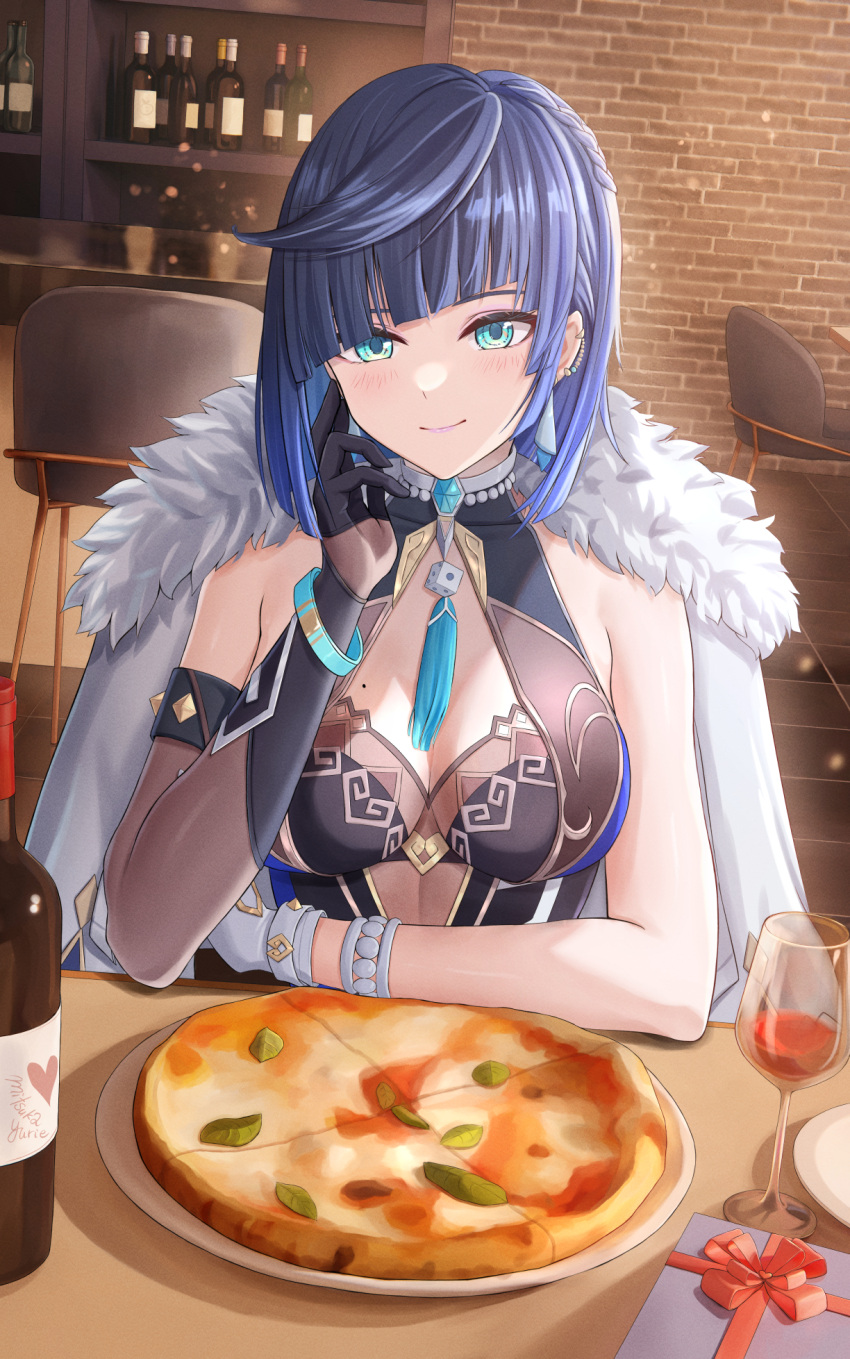 1girl alcohol asymmetrical_gloves black_gloves blue_hair blush bottle breasts closed_mouth cup diagonal_bangs food genshin_impact gloves green_eyes hand_up highres indoors large_breasts looking_at_viewer mismatched_gloves mitsukayurie mole mole_on_breast pizza short_hair smile solo upper_body white_gloves wine yelan_(genshin_impact)
