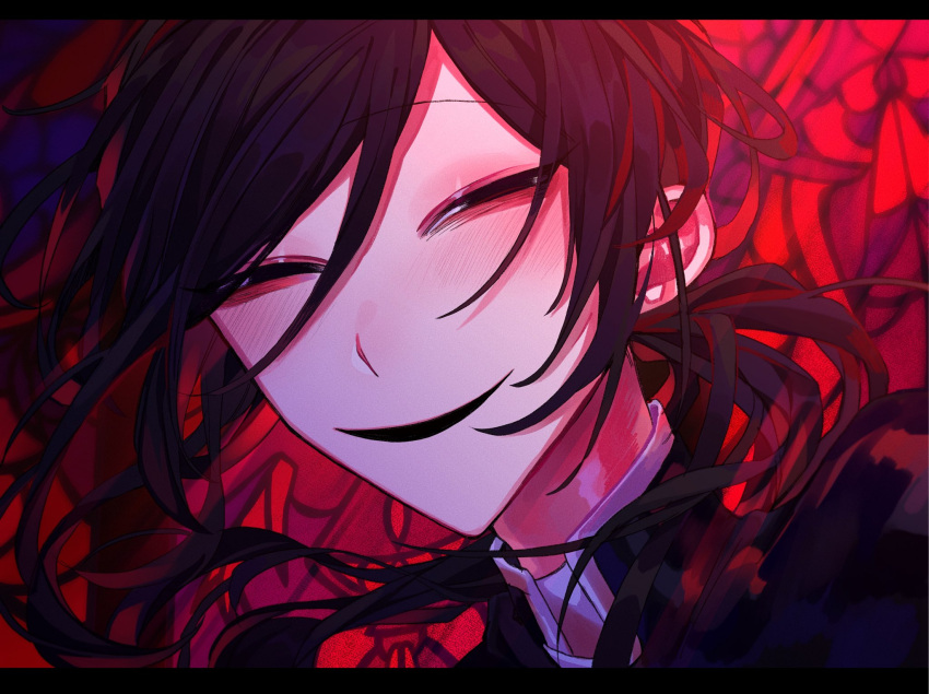 1boy black_eyes black_hair cassock crazy_eyes crazy_smile evil_smile highres himanemuitoma low_ponytail messy_hair narrowed_eyes orthodoxia_(vocaloid) red_background smile swept_bangs tadashi_kunai turtleneck