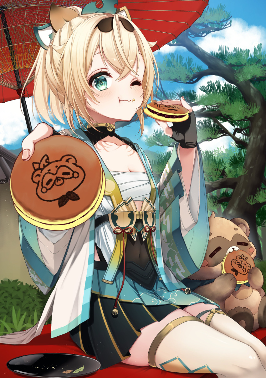 1girl absurdres blonde_hair blue_sky chest_sarashi cloud commentary_request dorayaki eating fingerless_gloves food food_on_face gloves grass green_eyes hair_ornament highres holding holding_food hololive incoming_food japanese_clothes kazama_iroha kazama_iroha_(1st_costume) leaf leaf_hair_ornament looking_at_viewer mamdtsubu medium_hair oil-paper_umbrella one_eye_closed pokobee red_umbrella sarashi sky thighs tree umbrella virtual_youtuber wagashi