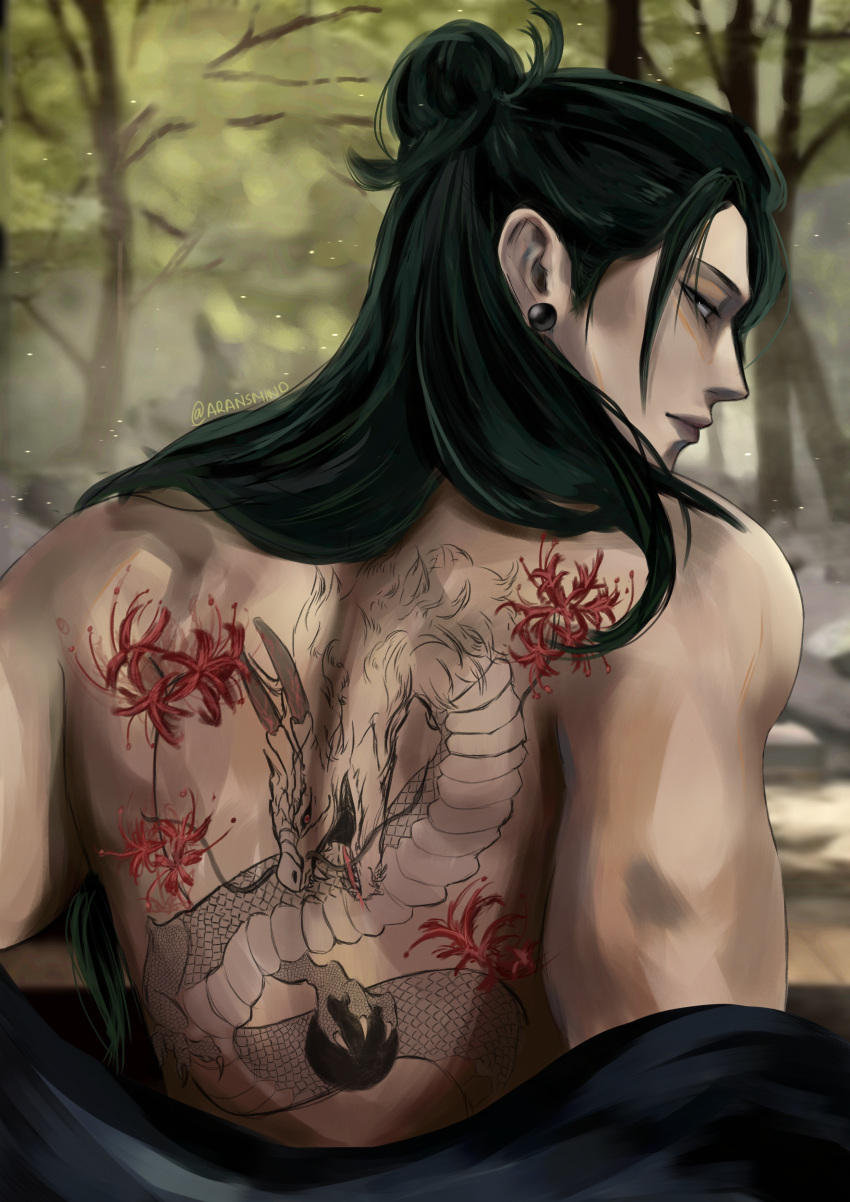 1boy absurdres aransmind back back_tattoo black_hair clothes_lift cowboy_shot dragon_tattoo flower flower_tattoo forest from_behind getou_suguru hair_bun highres ibispaint_(medium) japanese_clothes jujutsu_kaisen kimono kimono_lift long_hair looking_back nature plug_(piercing) spider_lily tattoo twitter_username