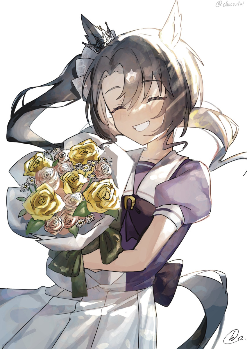 1girl animal_ears black_hair bouquet breasts cho_k_(choco_tcl) crown ear_ornament flower hair_between_eyes hair_ornament highres holding horse_ears horse_girl horse_tail hugging_object long_hair mini_crown multicolored_hair satono_crown_(umamusume) side_ponytail simple_background smile solo tail teeth umamusume white_background white_hair yellow_flower