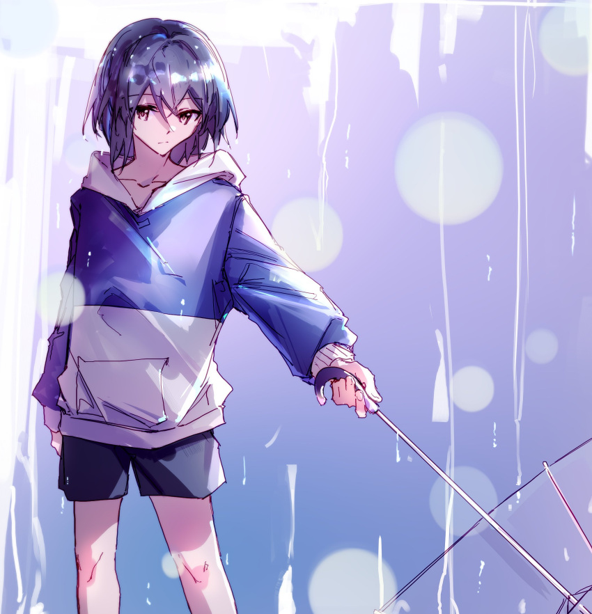 1girl bang_dream! bang_dream!_it's_mygo!!!!! black_shorts blue_hoodie closed_mouth expressionless feet_out_of_frame grey_hair hibioes highres holding holding_umbrella hood hoodie long_sleeves looking_at_viewer outdoors rain red_eyes short_hair shorts solo takamatsu_tomori transparent transparent_umbrella two-tone_hoodie umbrella white_hoodie