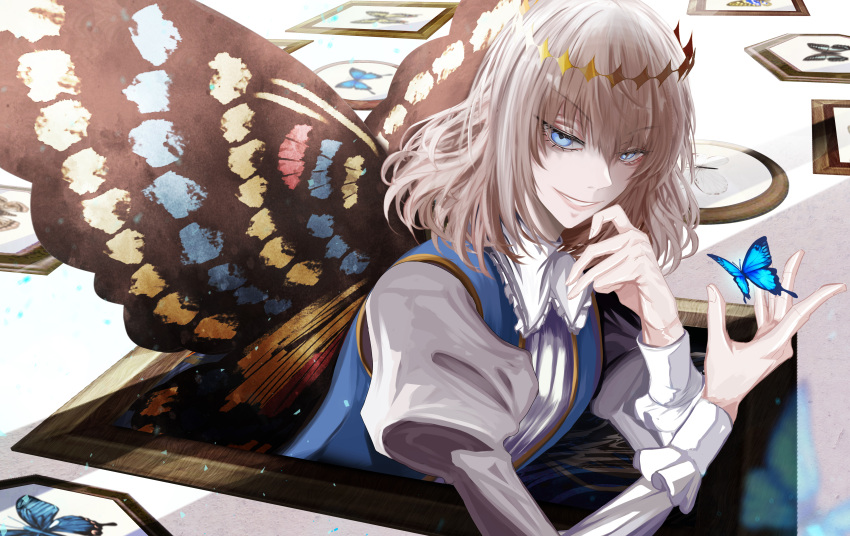 1boy absurdres antinese arthropod_boy blue_eyes bug butterfly_wings crown diamond_hairband fate/grand_order fate_(series) grey_hair highres insect_wings juliet_sleeves long_sleeves looking_at_viewer male_focus medium_hair oberon_(fate) puffy_sleeves shirt smile solo upper_body wings