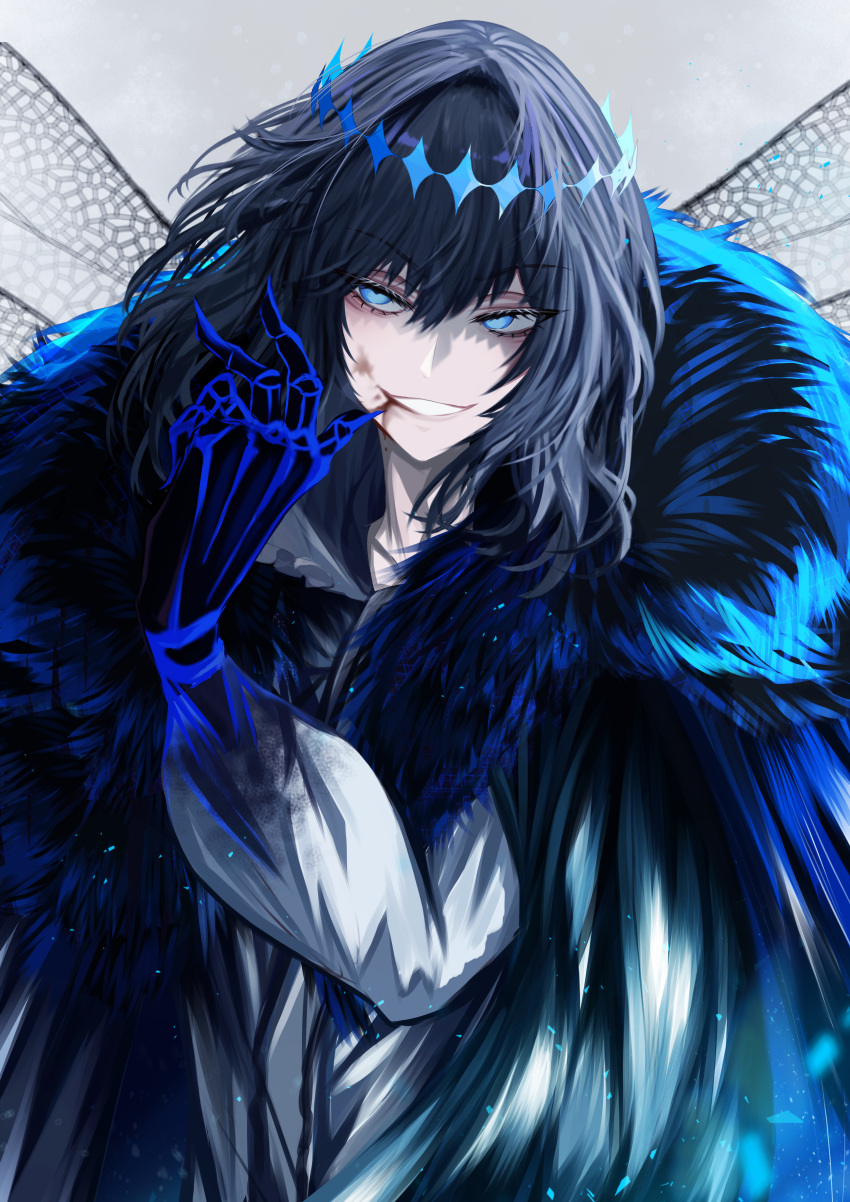 1boy absurdres antinese arthropod_boy black_hair blue_eyes bug butterfly_wings cape centipede cloak crown diamond_hairband dragonfly_wings fate/grand_order fate_(series) fur-trimmed_cape fur-trimmed_cloak fur_trim highres insect_wings long_sleeves male_focus medium_hair oberon_(fate) oberon_(third_ascension)_(fate) official_alternate_hair_color shirt smile solo upper_body white_shirt wings