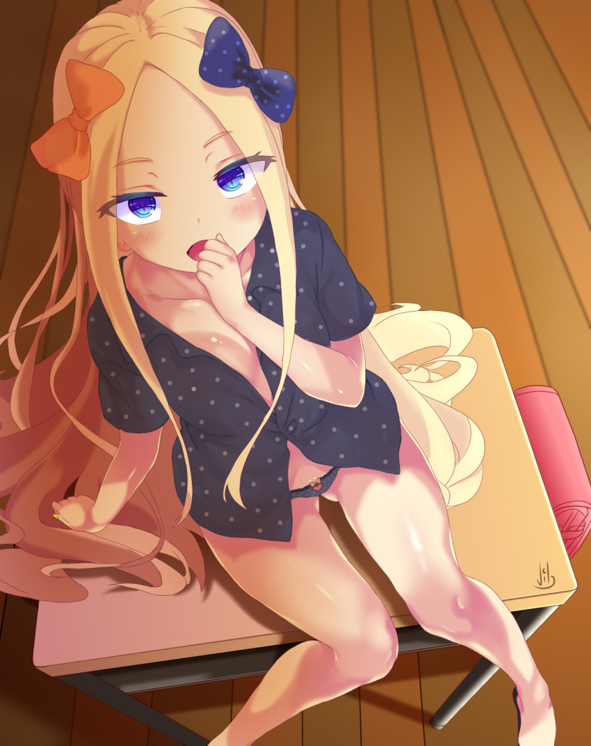 1girl abigail_williams_(fate/grand_order) bangs black_bow black_panties black_shirt blonde_hair blue_eyes bow breasts collarbone desk fate/grand_order fate_(series) forehead hair_bow highres legs long_hair multiple_bows open_mouth orange_bow panties parted_bangs polka_dot polka_dot_bow shirt short_sleeves sitting small_breasts underwear vibncent