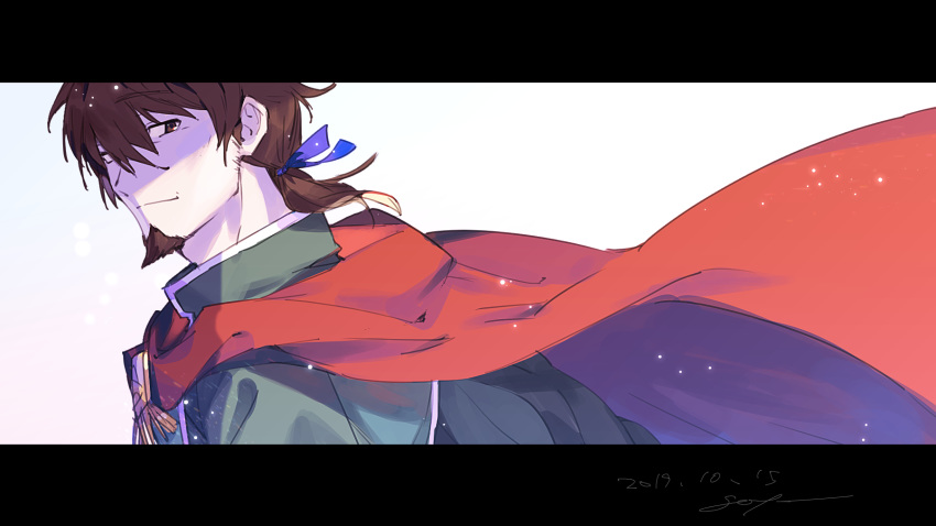 1boy bangs black_border border brown_eyes brown_hair cape eyebrows_visible_through_hair facial_hair fate/grand_order fate_(series) goatee goya_(xalbino) hair_ribbon hector_(fate/grand_order) highres light light_particles looking_at_viewer looking_back male_focus ponytail red_cape ribbon shadow shiny shiny_hair signature solo upper_body white_background