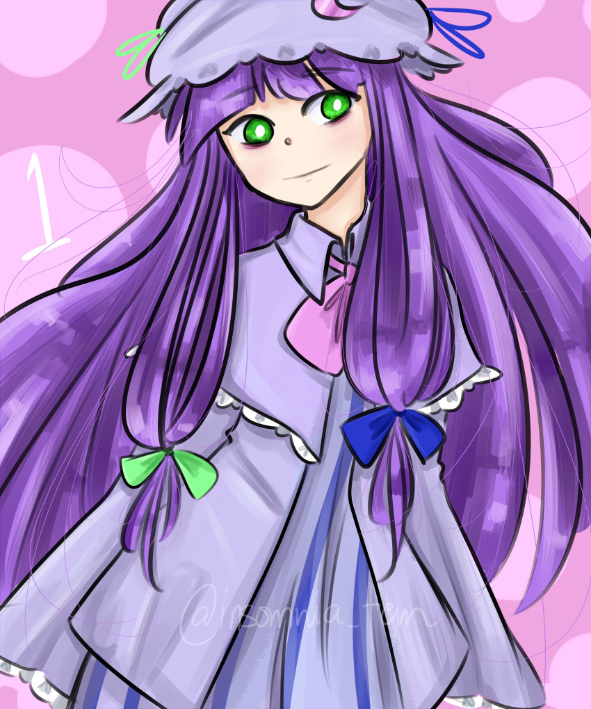 1girl absurdres alternate_color bags_under_eyes blue_bow bow bright_pupils dress green_bow green_eyes highres long_hair number patchouli_knowledge pink_background pink_neckwear purple_dress purple_hair smile solo tem_(insomnia_tem) touhou white_frills white_pupils