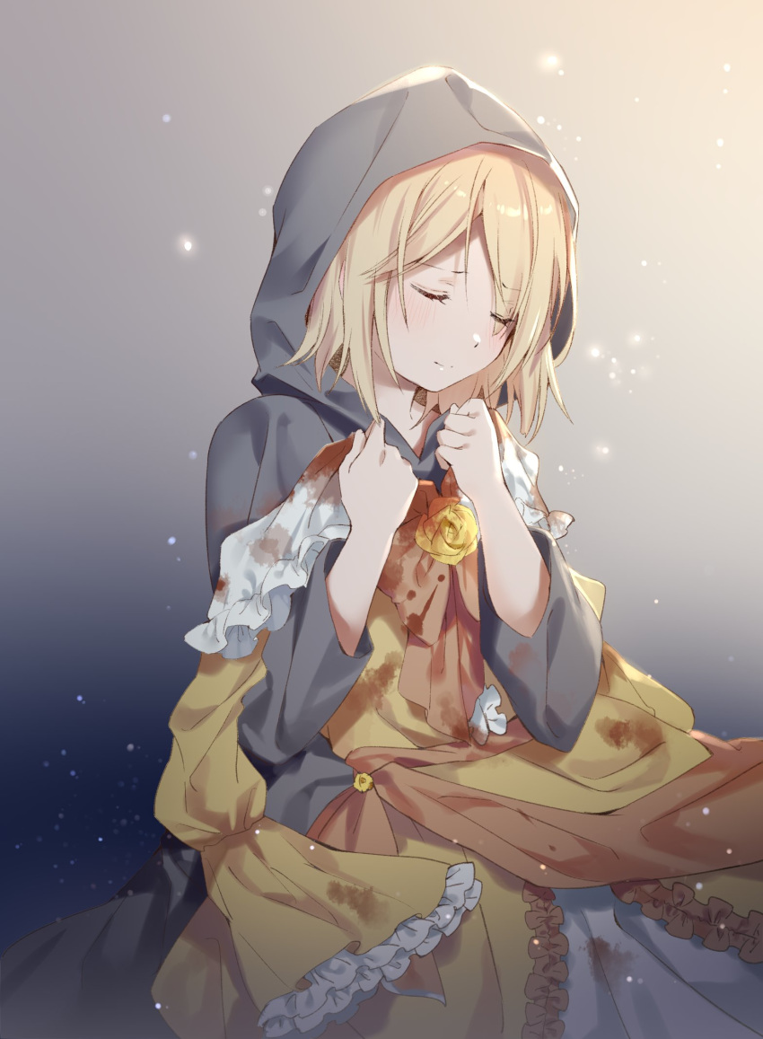 1girl blonde_hair blood bloody_clothes cloak closed_eyes dress dress_flower evillious_nendaiki frilled_dress frilled_sleeves frills grey_cloak hands_on_own_chest highres hmniao holding_dress hood hooded_cloak kagamine_rin light_particles mourning orange_ribbon regret_message_(vocaloid) ribbon riliane_lucifen_d'autriche short_hair solo vocaloid yellow_dress