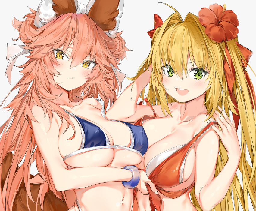 2girls animal_ears bikini blonde_hair blush bow breast_hold breasts cat_smile cleavage cropped erect_nipples fate/grand_order fate_(series) foxgirl green_eyes long_hair nero_claudius_(fate) pink_hair silver_(chenwen) swimsuit tail tamamo_no_mae_(fate) underboob wristwear yellow_eyes