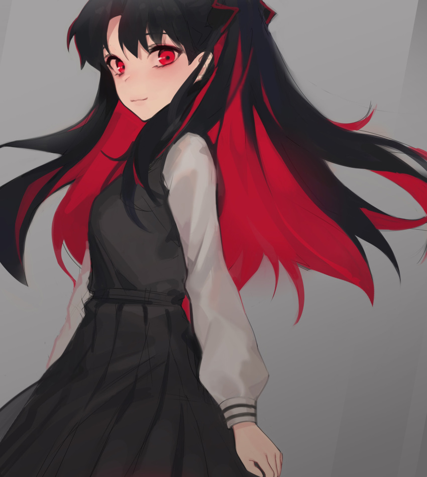1girl absurdres arms_at_sides black_hair black_skirt black_vest bow character_request closed_mouth colored_inner_hair fate/grand_order fate_(series) grey_background hair_bow highres ishtar_(fate)_(all) long_hair long_sleeves looking_at_viewer multicolored_hair oyabuli pleated_skirt red_eyes shirt skirt smile solo space_ishtar_(fate) standing vest white_shirt