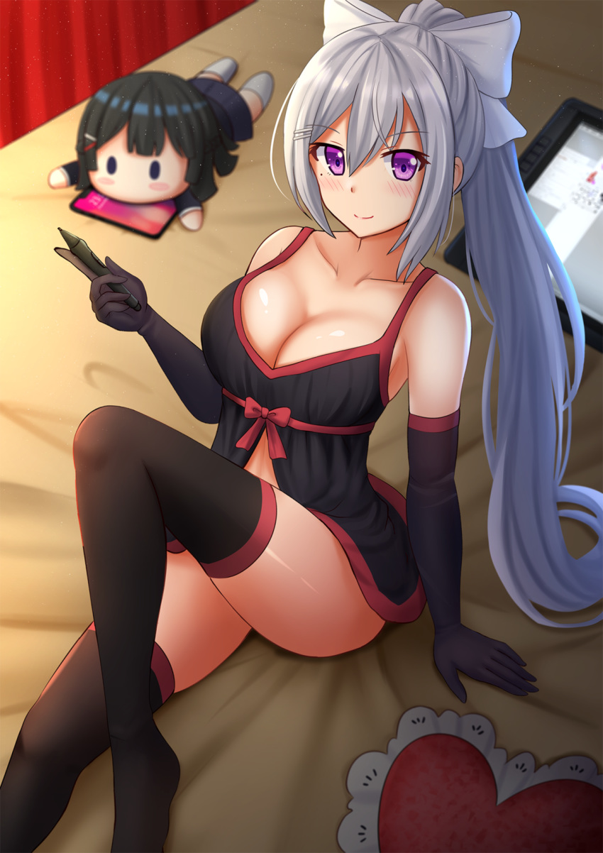 1girl bangs bare_shoulders bed black_camisole black_legwear blush bow breasts camisole cellphone cleavage collarbone commentary elbow_gloves english_commentary eyebrows_visible_through_hair gloves hair_between_eyes hair_bow heart heart_pillow highres higuchi_kaede holding holding_pen kazenokaze knee_up looking_at_viewer medium_breasts nijisanji pen phone pillow ponytail purple_eyes sidelocks silver_hair sitting smile solo thighhighs virtual_youtuber white_bow