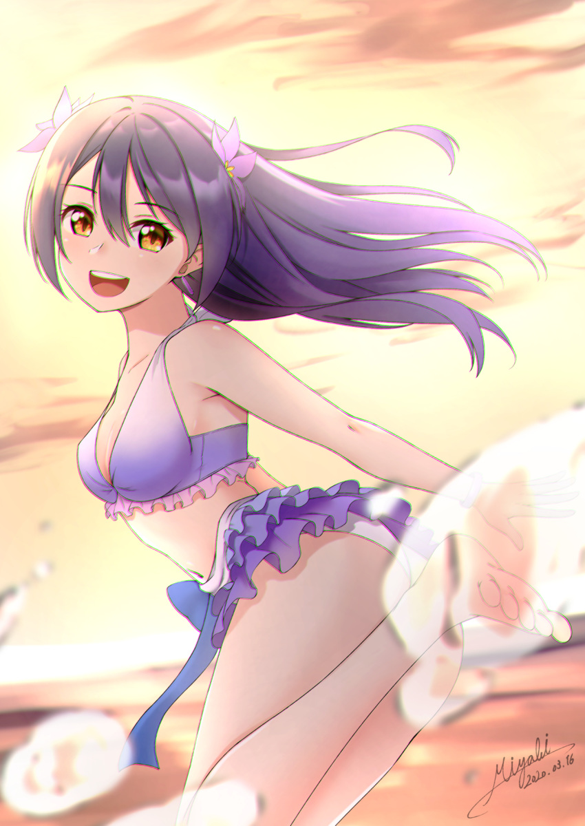 1girl bangs barefoot bikini bikini_skirt blue_hair blush chromatic_aberration earrings evening eyebrows_visible_through_hair flower frilled_bikini frills hair_between_eyes haruna_miyabi hibiscus highres jewelry leg_up long_hair looking_at_viewer love_live! love_live!_school_idol_project natsuiro_egao_de_1_2_jump! open_mouth outdoors smile solo sonoda_umi swimsuit yellow_eyes