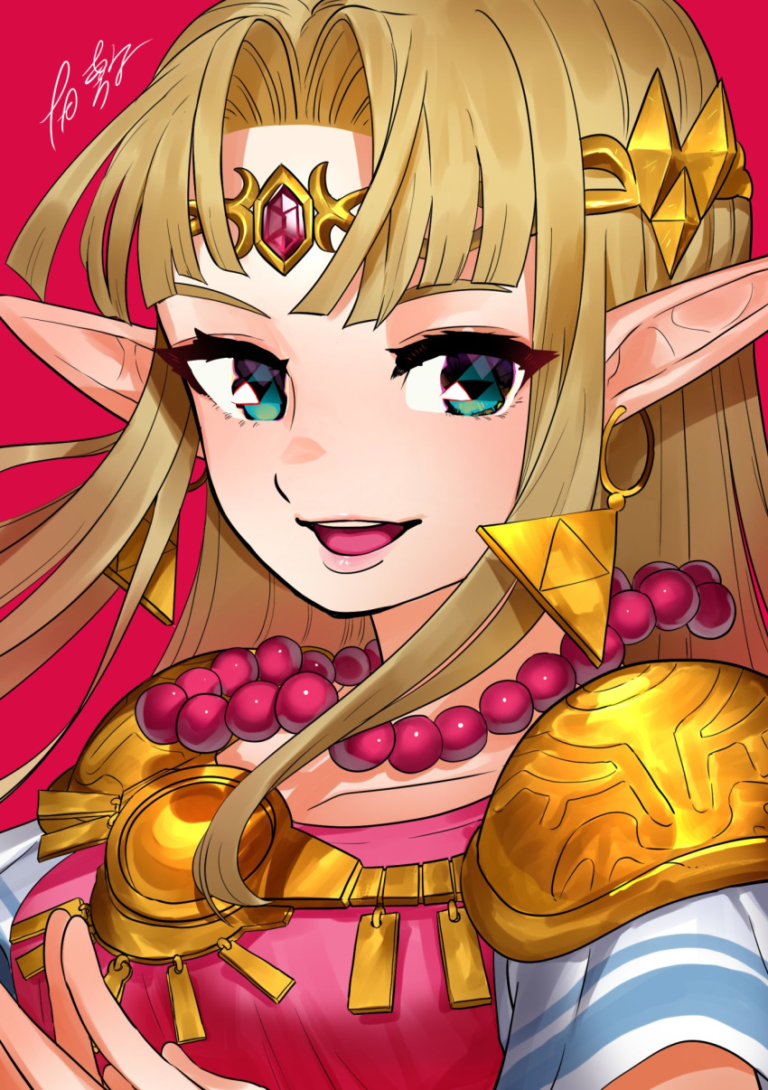 1girl blonde_hair collarbone dancho_no_mori dress earrings green_eyes highres jewelry lips long_hair open_mouth parted_lips pink_background pink_dress pointy_ears princess_zelda shoulder_pads signature simple_background smile solo symbol-shaped_pupils teeth the_legend_of_zelda tiara tongue triangle-shaped_pupils triangle_earrings upper_body upper_teeth_only