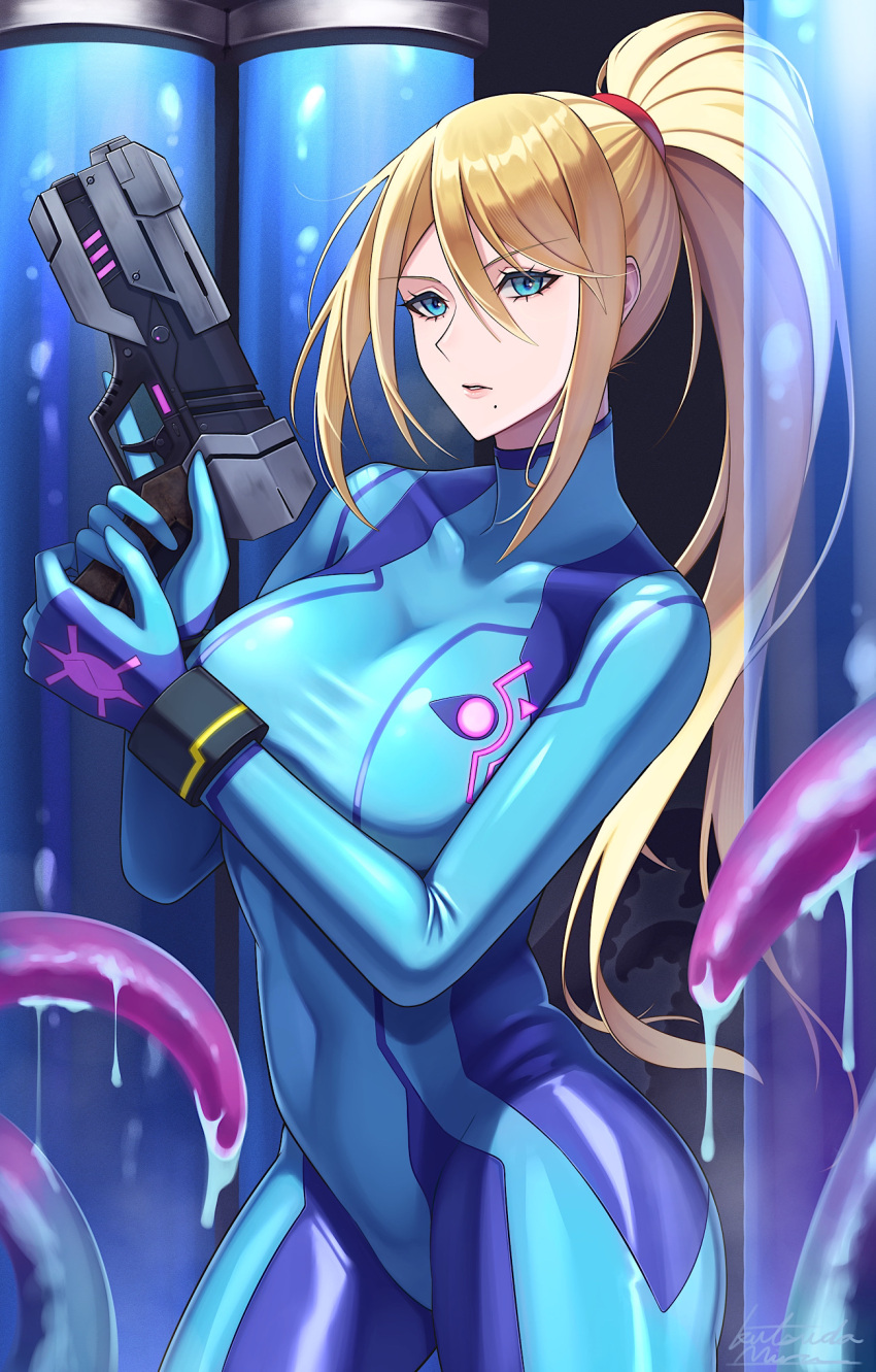 1girl blonde_hair blue_bodysuit blue_eyes bodysuit breasts covered_navel cowboy_shot gun hair_between_eyes high_ponytail highres holding holding_gun holding_weapon kutsuda_miru large_breasts long_hair looking_at_viewer metroid mole mole_under_mouth monster parted_lips plasma_pistol saliva samus_aran skin_tight solo_focus stasis_tank tentacles trigger_discipline very_long_hair weapon zero_suit