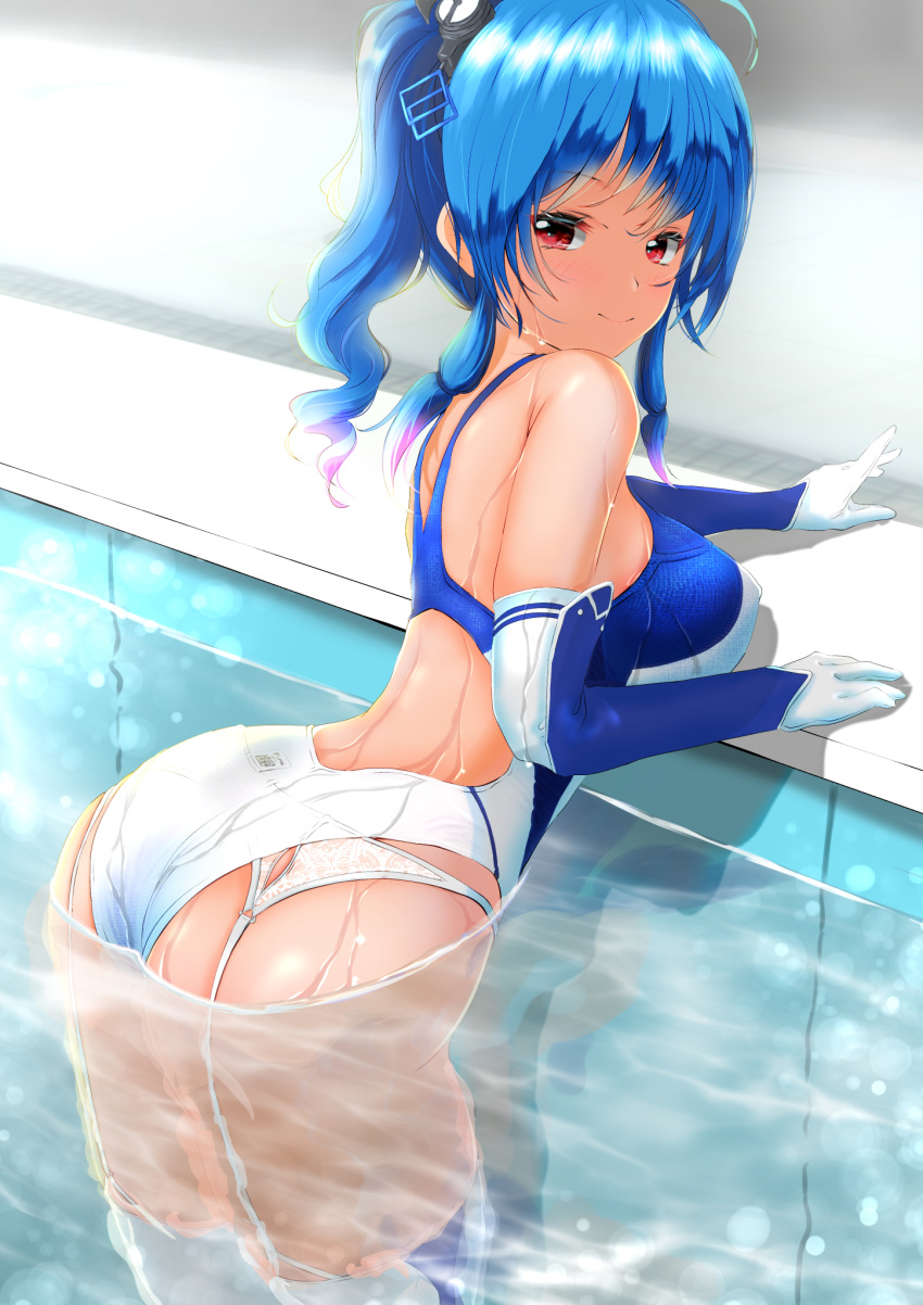 1girl ass azur_lane backless_outfit blue_hair breasts competition_swimsuit elbow_gloves garter-velvet garter_belt garter_straps gloves highres looking_at_viewer one-piece_swimsuit outdoors partially_immersed partially_submerged pool poolside red_eyes side_ponytail smile solo st._louis_(azur_lane) swimsuit thighhighs wet wet_clothes wet_swimsuit