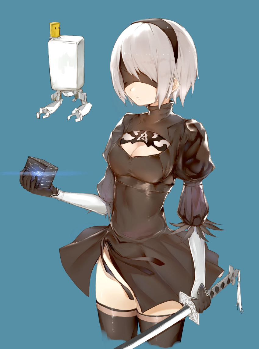 1girl android black_blindfold black_hairband black_legwear blindfold blue_background breasts cleavage cleavage_cutout closed_fan closed_mouth cube fan feather_trim floating folding_fan gloves hairband highres holding holding_sword holding_weapon katana lens_flare mole mole_under_mouth nier_(series) nier_automata pod_(nier_automata) puffy_sleeves robot ryou_(ponpgo) short_hair simple_background standing sword turtleneck weapon yorha_no._2_type_b