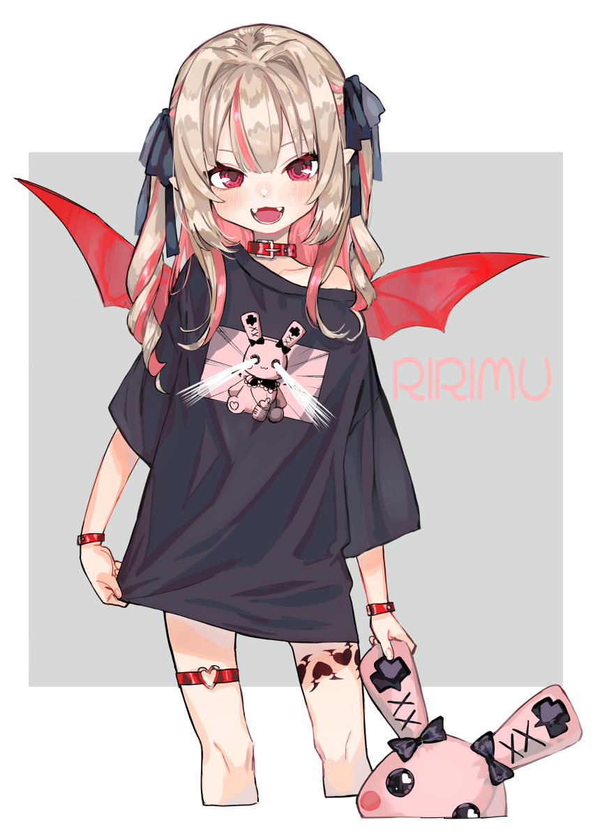 absurdres bangs black_shirt blonde_hair blush commentary_request cropped_legs demon-wings fangs heart highres holding holding_stuffed_toy long_hair looking_at_viewer makaino_ririmu me_ji_v o-ring pointy_ears red_eyes red_hair shirt shrit smile stuffed_animal stuffed_bunny stuffed_toy thigh_strap wings