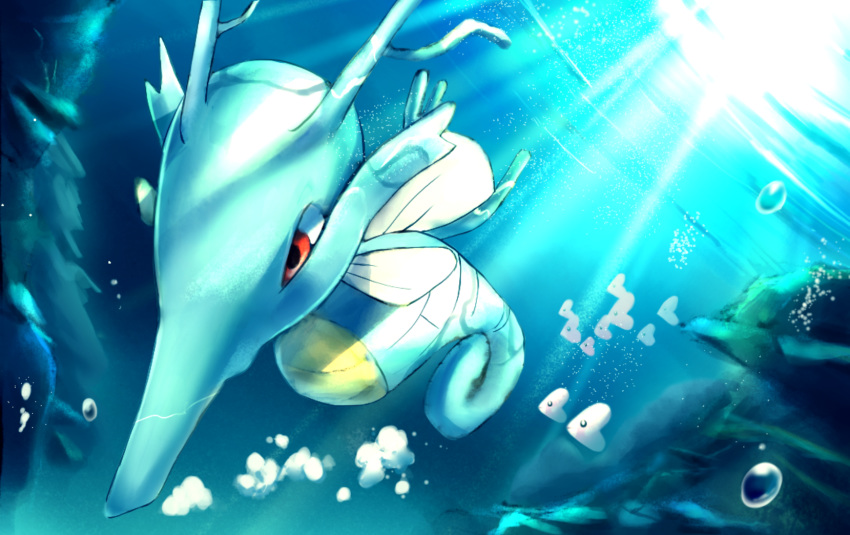 bubble closed_mouth foam gen_2_pokemon gen_3_pokemon highres kingdra light_beam looking_down luvdisc no_humans pokemon pokemon_(creature) red_eyes rowdon swimming underwater