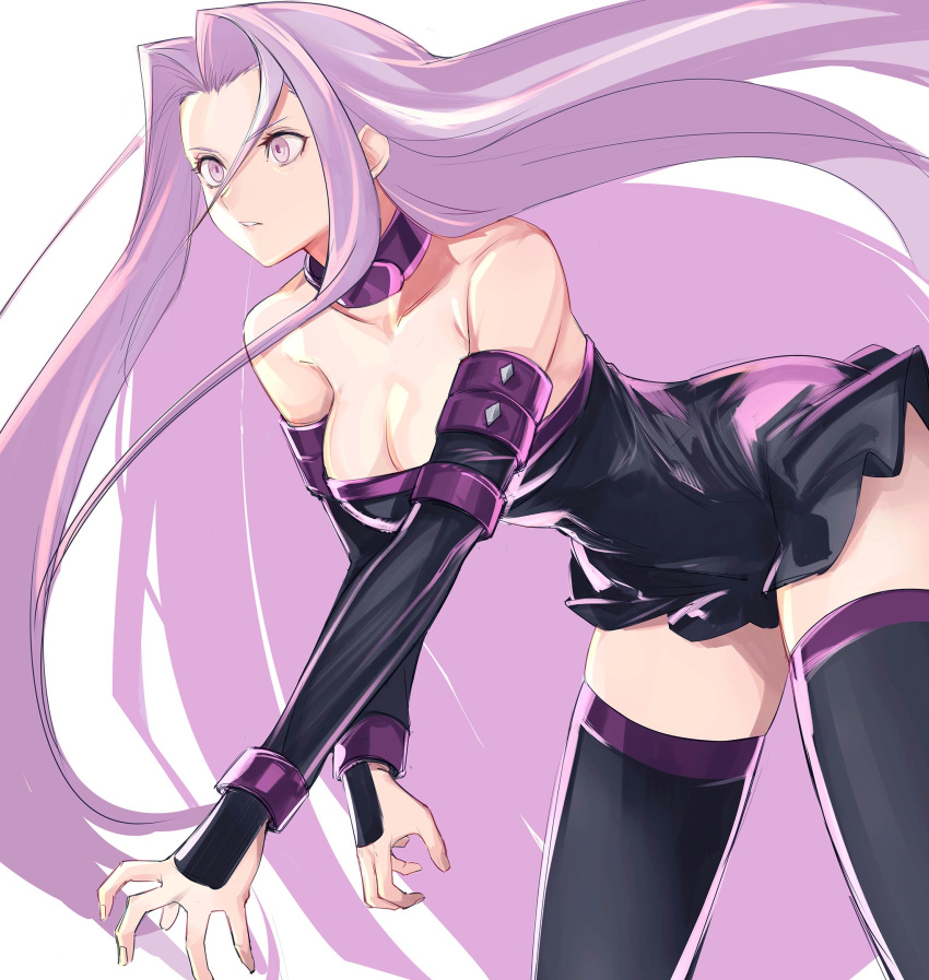 1girl black_dress black_hair breasts choker cleavage commentary_request cowboy_shot detached_sleeves dress fate/stay_night fate_(series) highres large_breasts leaning_forward long_hair looking_away parted_lips purple_eyes purple_hair rider simple_background sleeveless sleeveless_dress solo strapless strapless_dress tetsu_(kimuchi) thighhighs very_long_hair white_background zettai_ryouiki