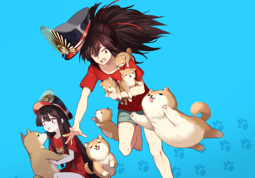 1boy 1girl bangs black_hair black_headwear blue_background blush breasts buster_shirt collarbone dog family_crest fate/grand_order fate_(series) hat kodamari koha-ace long_hair multiple_persona oda_kippoushi_(fate) oda_nobunaga_(fate) oda_nobunaga_(fate)_(all) oda_uri open_mouth paw_print peaked_cap ponytail red_eyes red_shirt shiba_inu shirt small_breasts t-shirt