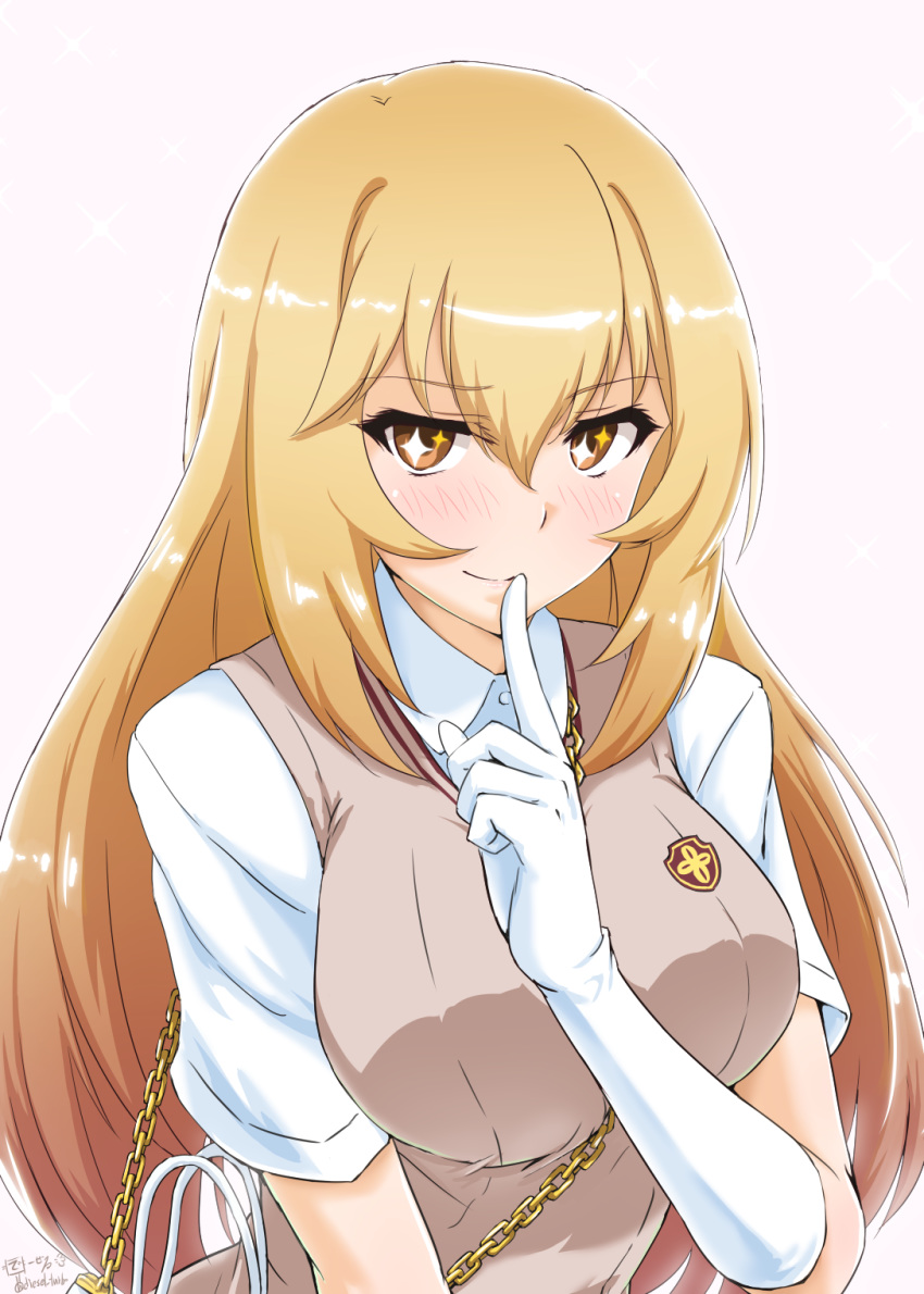 1girl blonde_hair blush breasts brown_eyes closed_mouth commentary_request diesel-turbo eyebrows_visible_through_hair gloves hair_between_eyes highres index_finger_raised large_breasts long_hair looking_at_viewer pink_background school_uniform shokuhou_misaki simple_background smile solo to_aru_kagaku_no_railgun to_aru_majutsu_no_index tokiwadai_school_uniform twitter_username upper_body white_gloves