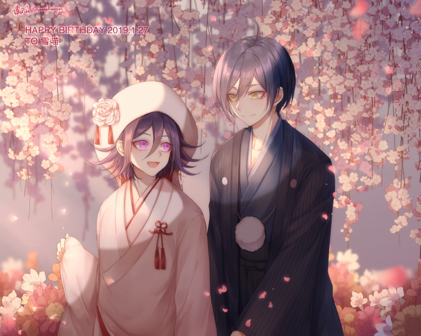 2boys ahoge artist_name bangs black_hair black_kimono blurry blurry_background brown_eyes cherry_blossoms collarbone commentary_request danganronpa dated ewa_(seraphhuiyu) flower hair_between_eyes haori happy_birthday hat hat_flower highres japanese_clothes kimono long_sleeves looking_at_another male_focus medium_hair multiple_boys new_danganronpa_v3 open_mouth ouma_kokichi outdoors petals pink_flower purple_eyes purple_hair saihara_shuuichi short_hair smile striped striped_kimono translation_request uchikake upper_body white_flower white_kimono wide_sleeves