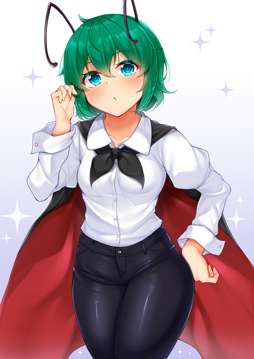 1girl antennae bangs black_cape black_pants blue_eyes breasts cape collarbone collared_shirt cowboy_shot eyebrows_visible_through_hair green_hair hand_in_hair hand_on_hip highres long_sleeves o3o pants red_cape shirt short_hair simple_background small_breasts sparkle tokoya_(ex-hetare) tomboy touhou two-sided_cape two-sided_fabric white_background white_shirt wriggle_nightbug