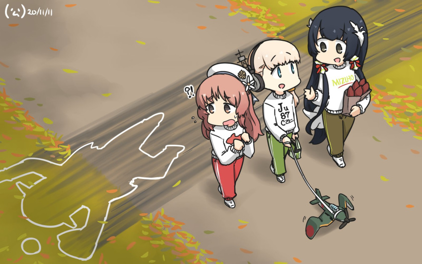 !? 3girls alternate_costume bangs black_hair blonde_hair blue_eyes blunt_bangs brown_eyes casual chalk_outline collar commentary_request dated dog_collar flying_sweatdrops green_pants grey_eyes gym_pants hair_ornament hair_ribbon hamu_koutarou hat highres ju_87 kantai_collection leaf leash long_hair long_sleeves looking_at_another looking_to_the_side low-tied_long_hair mizuho_(kantai_collection) multiple_girls open_mouth outdoors pants red_pants ribbon sailor_hat scared shin'you_(kantai_collection) sidelocks signature silhouette spoken_interrobang tree very_long_hair walking wavy_hair yashiro_(kantai_collection)