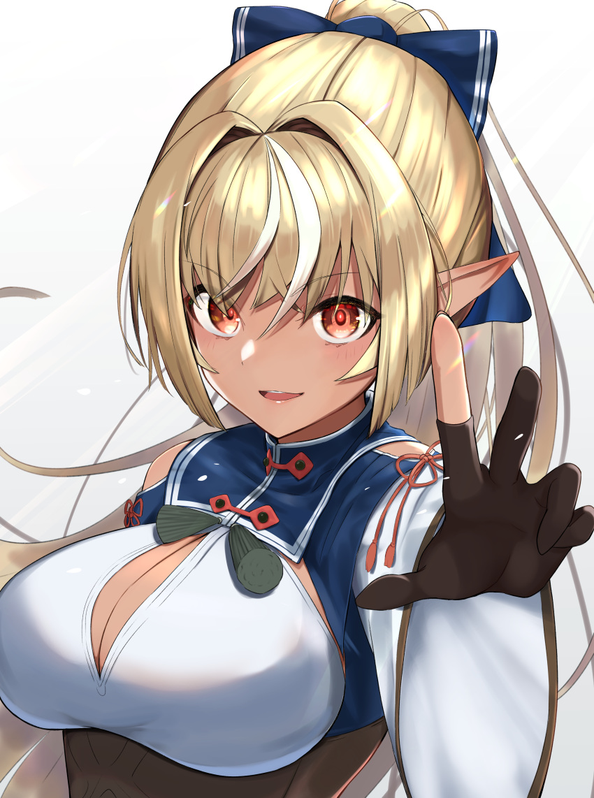 1girl absurdres appo_(36786257) bangs blonde_hair bow breasts brown_gloves brown_hair cleavage cleavage_cutout clothing_cutout dark_elf dark_skin dark_skinned_female elf eyebrows_visible_through_hair gloves hair_bow hair_intakes high_collar high_ponytail highres hololive light_blush long_hair looking_at_viewer multicolored_hair open_mouth partially_fingerless_gloves pointy_ears shiranui_flare shoulder_cutout simple_background smile solo streaked_hair underbust upper_body v-shaped_eyebrows virtual_youtuber white_background wide_sleeves