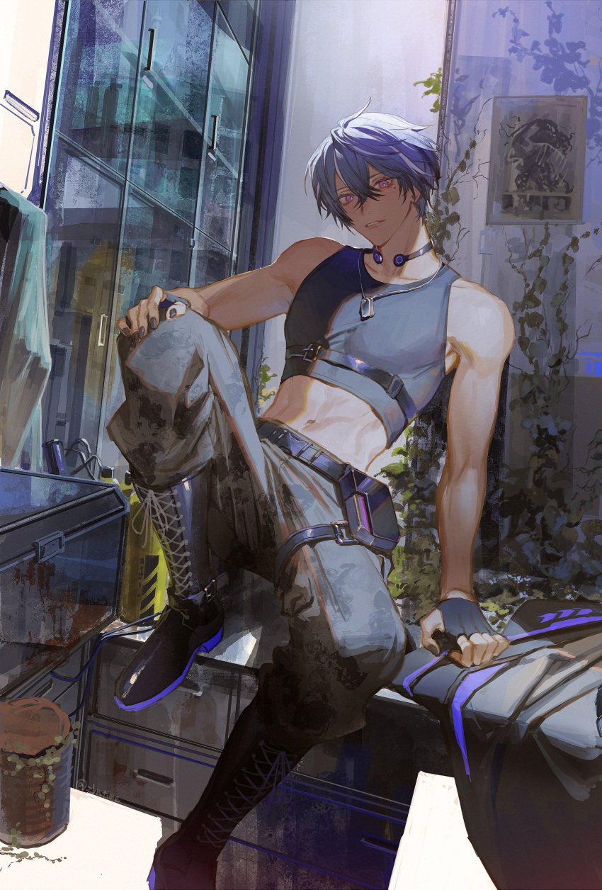 1boy absurdres aotsuki_slip bishounen black_gloves crop_top dog_tags fingerless_gloves full_body gloves highres indie_virtual_youtuber male_focus midriff mole mole_under_mouth outdoors purple_eyes purple_hair sitting solo toned toned_male virtual_youtuber zbntime