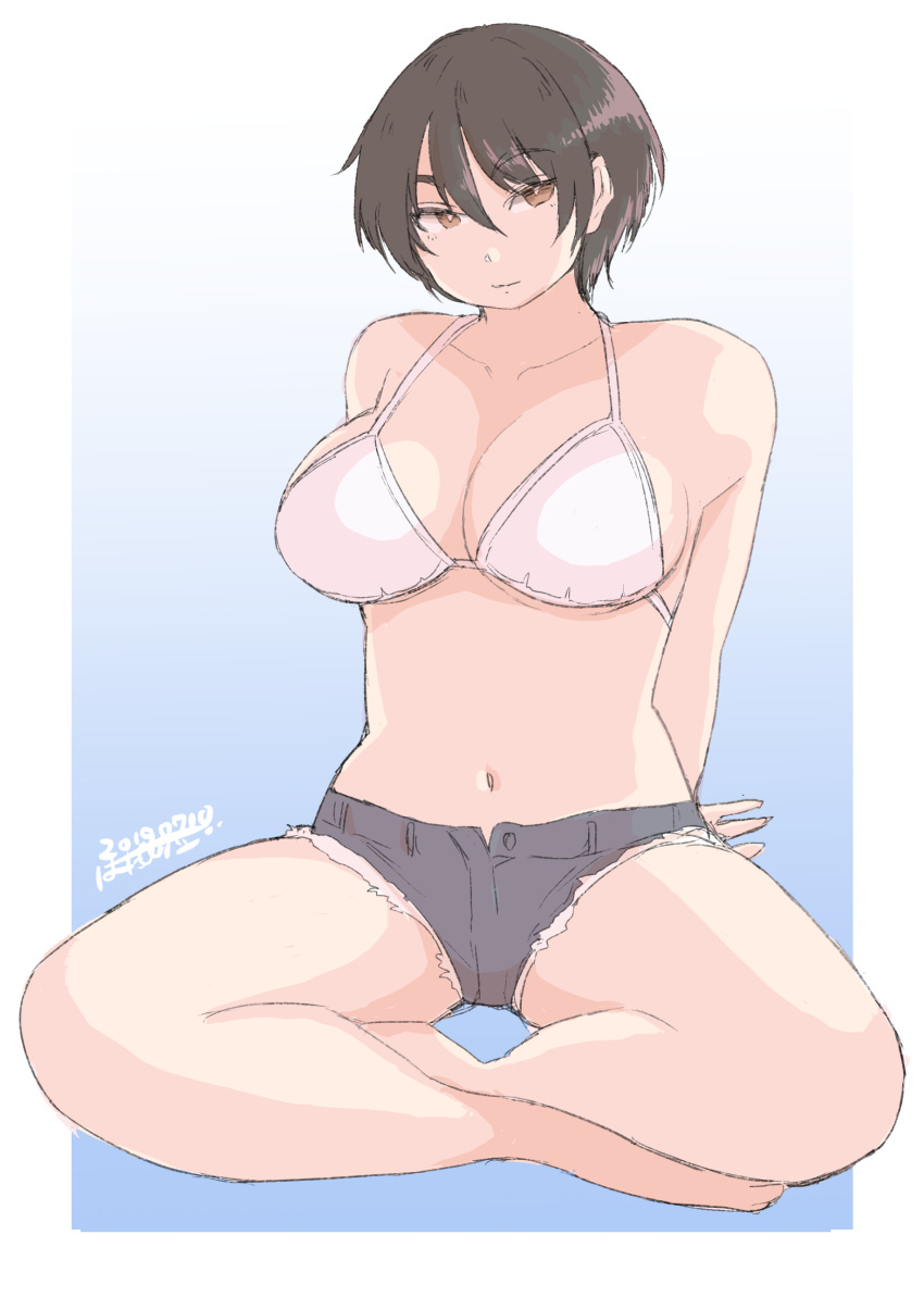 1girl absurdres barefoot blue_background border bra breasts brown_eyes brown_hair dated gradient_background grey_shorts hadashi_no_kenji highres large_breasts navel original short_hair short_shorts shorts sitting solo tomboy underwear white_border white_bra