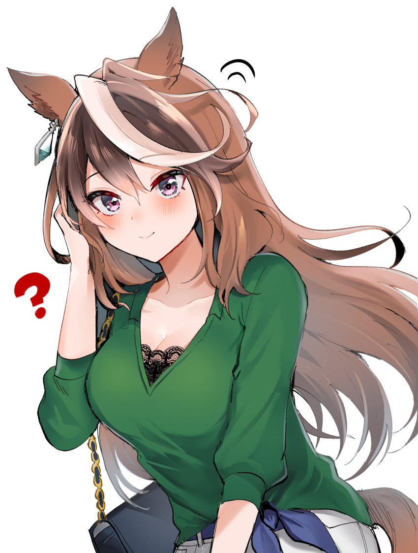 1girl absurdres animal_ears bag breasts brown_hair cleavage commentary_request green_shirt handbag highres horse_ears horse_girl horse_tail long_hair multicolored_hair narusawa_(njzc2582) purple_eyes shirt simple_background smile solo symboli_rudolf_(umamusume) tail umamusume white_background white_hair
