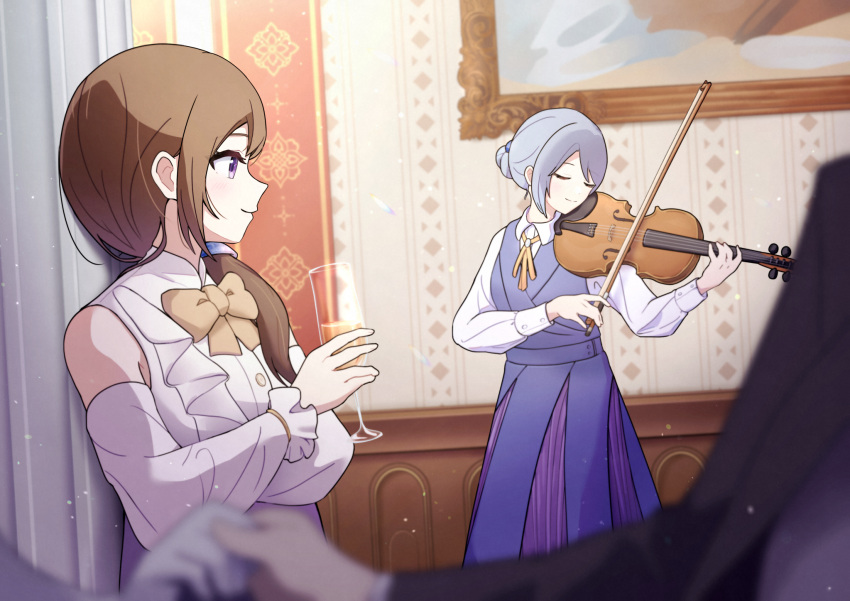 1boy 3girls blurry blurry_foreground blush bow bow_(music) bowtie brown_bow brown_bowtie brown_hair closed_eyes closed_mouth clothing_cutout commentary_request dress dutch_angle grey_hair hair_bun highres holding holding_bow_(music) holding_hands holding_instrument holding_violin indoors instrument light_particles long_hair looking_at_another multiple_girls music novi_visual original painting_(object) playing_instrument purple_dress purple_eyes shirt shoulder_cutout smile violin white_shirt