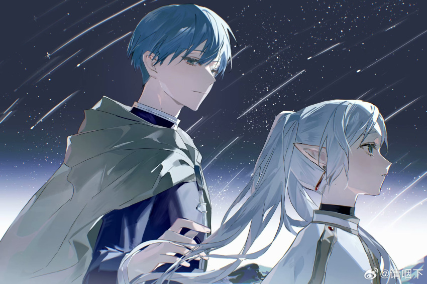 1boy 1girl blue_eyes blue_hair blue_tunic cape capelet chinese_commentary cloak closed_mouth commentary_request earrings elf frieren from_side hair_between_eyes hetero highres himmel_(sousou_no_frieren) jewelry long_hair pointy_ears ponytail qing_yan_xia sharp_teeth short_hair sky sousou_no_frieren star_(sky) starry_sky teeth watermark weibo_logo weibo_username white_cape white_capelet white_cloak white_hair