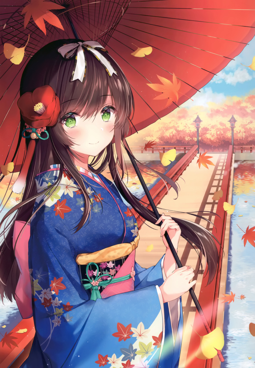 1girl absurdres autumn_leaves bangs blue_sky bow brown_hair closed_mouth cloud cloudy_sky day fingernails green_eyes hair_bow hair_ornament highres japanese_clothes kimono looking_at_viewer necomi obi oriental_umbrella original outdoors reflection sash scan shiny shiny_hair sky solo umbrella upper_body water