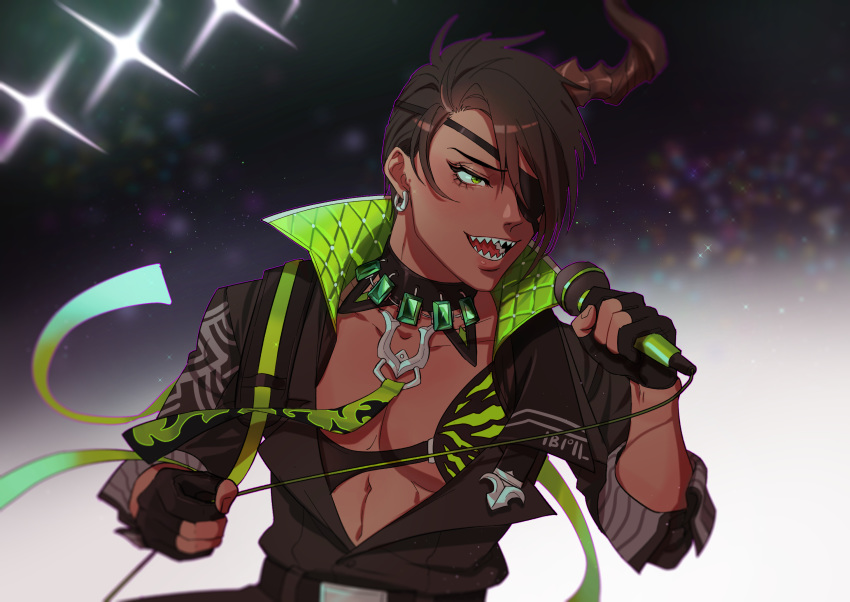 1boy aragami_ouga black_choker black_gloves black_hair black_jacket choker dark_skin dark_skinned_male earrings eyepatch gloves green_eyes hair_over_one_eye highres holding holding_microphone holostars horns jacket jewelry microphone muscle music one_eye_covered onion_(kionlin322) open_clothes open_jacket open_mouth partially_fingerless_gloves pectorals sharp_teeth singing single_horn solo teeth