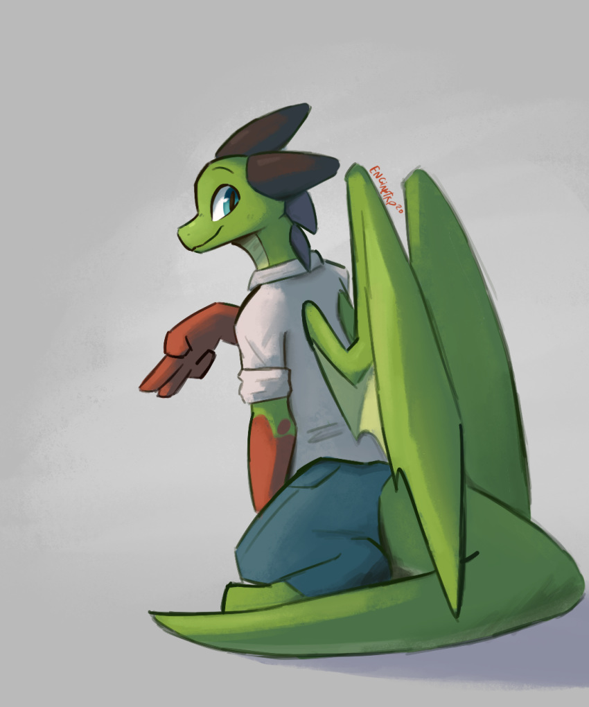 2020 anthro clothed clothing dragon enginetrap fully_clothed gloves_(marking) green_body grey_background hi_res horn looking_at_viewer male malphas_(enginetrap) markings membrane_(anatomy) membranous_wings scalie simple_background smile solo western_dragon wings