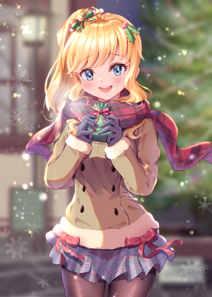 1girl :d alternate_costume bangs blonde_hair blue_eyes blurry blurry_background blush bow box breasts brown_legwear christmas cleavage collarbone cowboy_shot double-breasted eyebrows_visible_through_hair fur_trim gift green_ribbon hair_ornament hair_ribbon hands_up highres holding holding_gift idolmaster idolmaster_cinderella_girls idolmaster_cinderella_girls_starlight_stage jewelry large_breasts long_hair long_sleeves looking_at_viewer miniskirt ootsuki_yui open_mouth outdoors pantyhose plaid plaid_scarf pleated_skirt ponytail red_ribbon red_scarf ribbon scarf skirt smile solo tudon_(donut) upper_teeth wavy_hair winter