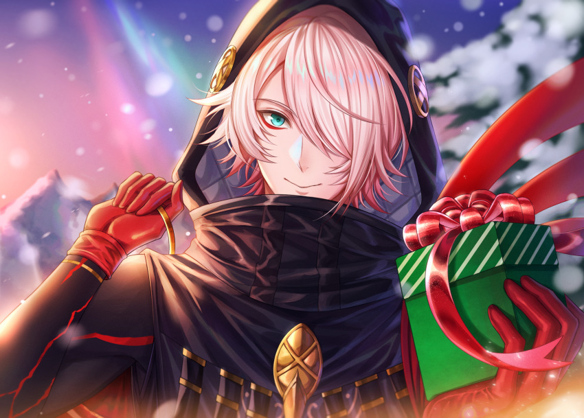 1boy black_coat box coat colored_skin eyeshadow fate/grand_order fate_(series) gift gift_box gloves green_eyes hair_over_one_eye highres holding holding_gift hood hood_up incoming_gift karna_(fate) karna_(santa)_(fate) looking_at_viewer makeup male_focus red_gloves short_hair smile solo tsurime ubi_(ekdus6080) upper_body white_skin