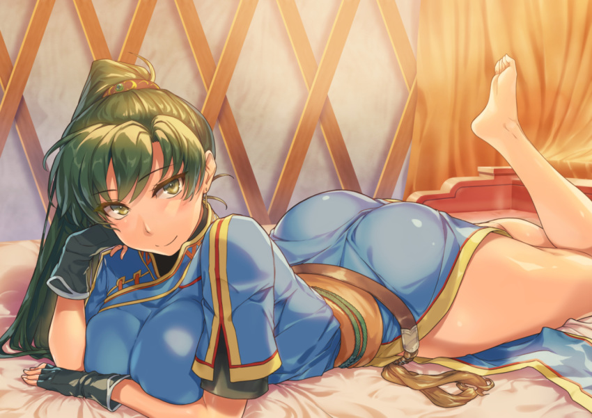 1girl ass asymmetrical_bangs bangs barefoot belt black_gloves blush breasts closed_mouth earrings feet_up fingerless_gloves fire_emblem fire_emblem:_the_blazing_blade gloves green_eyes green_hair high_ponytail jewelry large_breasts long_hair looking_at_viewer lying lyn_(fire_emblem) obi on_stomach ponytail sash shinon_(tokage_shuryou) short_sleeves side_slit smile thighs