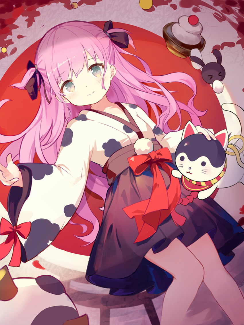 &gt;_&lt; 1girl animal animal_print black_bow black_hakama blush bow breasts bunny closed_eyes closed_mouth commentary_request cow_print dog feet_out_of_frame grey_eyes hair_bow hakama highres japanese_clothes kagami_mochi katou_umi kimono leilin long_hair long_sleeves looking_at_viewer lying on_back pink_hair print_kimono small_breasts smile solo summer_pockets two_side_up very_long_hair white_kimono wide_sleeves