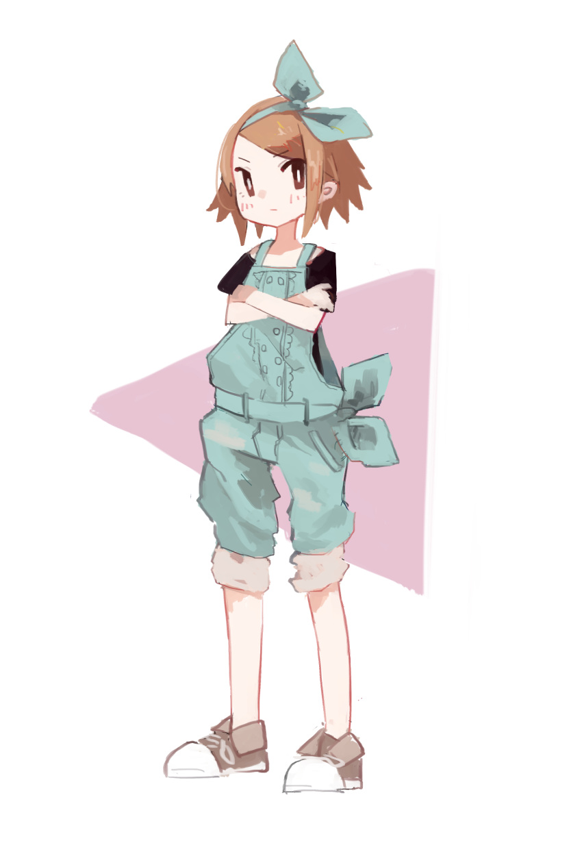 1girl aqua_overalls black_shirt brown_hair crossed_arms full_body highres looking_at_viewer natsu-no-kamisama original overalls red_eyes shirt shoes short_hair short_sleeves solo standing triangle