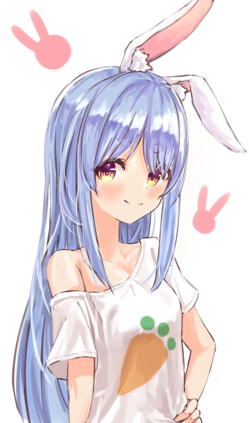 1girl absurdres alternate_costume alternate_hairstyle animal_ear_fluff animal_ears bangs blue_hair blush breasts bunny-shaped_pupils bunny_background bunny_ears carrot_print closed_mouth collarbone commentary_request eyebrows_visible_through_hair food_print hand_on_hip highres hololive long_hair looking_at_viewer multicolored_hair off-shoulder_shirt off_shoulder orange_eyes shirt sidelocks simple_background small_breasts smile solo streaked_hair upper_body usada_pekora very_long_hair virtual_youtuber white_background white_shirt yu_hydra