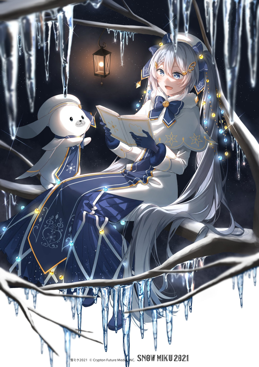 1girl 1other bare_tree bass_clef baton_(instrument) beret blue_bow blue_gloves blue_neckwear blue_tabard book boots bow bowtie braid bunny capelet commentary crypton_future_media dress full_body fur-trimmed_capelet fur_trim gloves glowing gold_trim hair_bow hair_ornament hat hatsune_miku highres holding holding_book icicle lantern light_blue_eyes light_blue_hair long_hair musical_note_hair_ornament nanace_0 night open_book open_mouth rabbit_yukine reading sitting sky smile snow snowflake_print sparkle star_(sky) starry_sky tabard treble_clef tree twintails very_long_hair vocaloid white_capelet white_dress white_headwear winter yuki_miku yuki_miku_(2021)