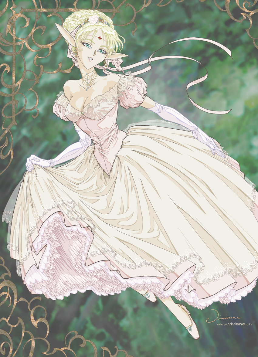 90s absurdres alternate_hairstyle bare_shoulders blonde_hair deedlit dress earrings elbow_gloves gloves gown green_eyes hair_up headdress highres jewelry necklace record_of_lodoss_war shoes smile solo viviane