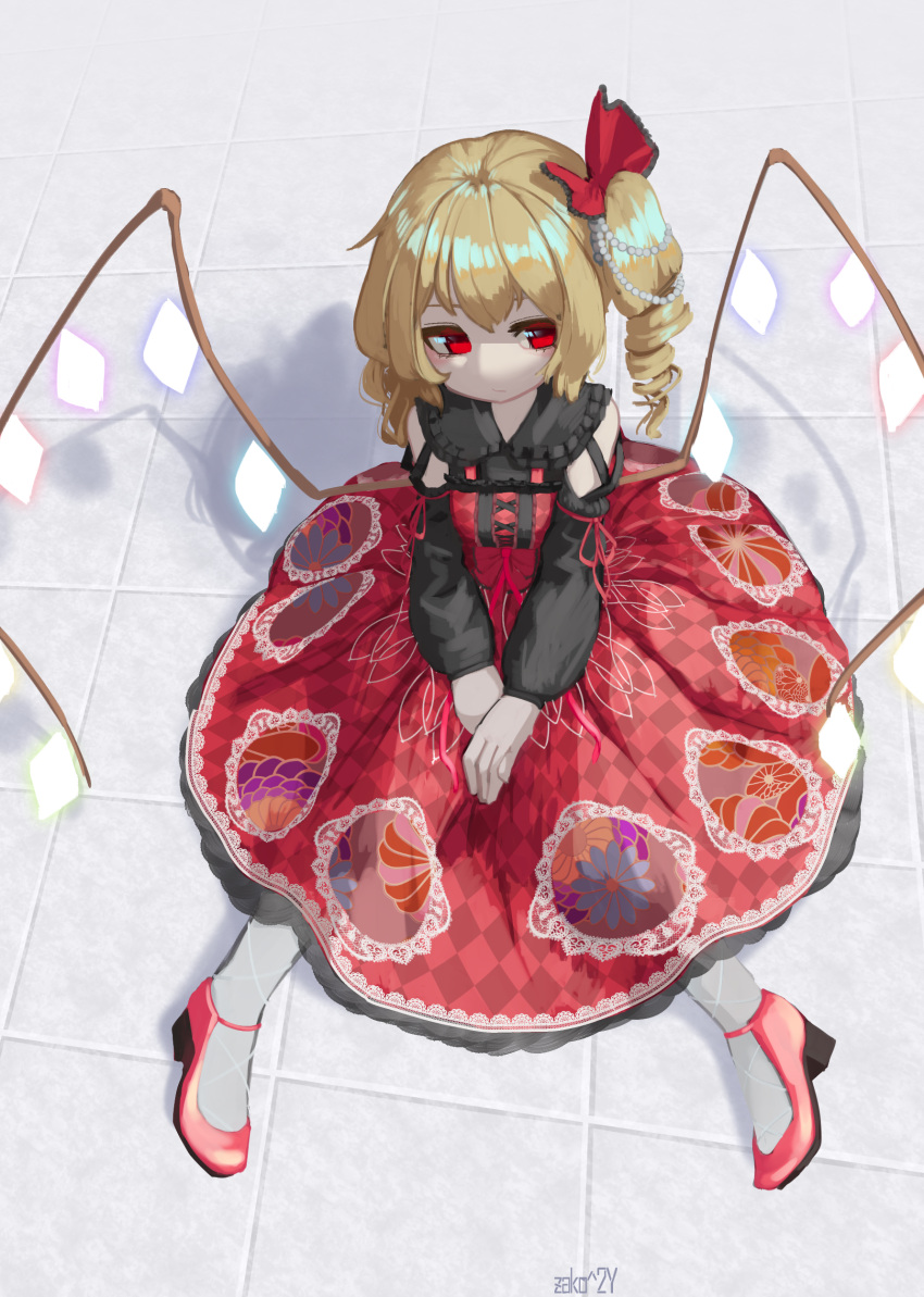 1girl absurdres alternate_costume artist_name bangs blonde_hair bow checkered closed_mouth collared_dress commentary cross-laced_clothes crystal detached_sleeves dress drill_hair expressionless flandre_scarlet floral_print frilled_shirt_collar frills full_body glowing glowing_wings hair_bow highres knees_together_feet_apart lace-trimmed_skirt lace_trim lolita_fashion long_sleeves looking_away looking_to_the_side no_hat no_headwear no_pupils on_floor pale_skin pearl_(gemstone) pearl_hair_ornament ponytail pumps red_bow red_dress red_eyes red_footwear shadow side_ponytail sidelocks skirt solo tile_floor tiles touhou white_legwear wings zakozako_y